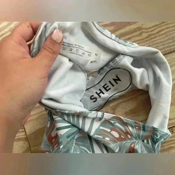 Shein bathing suit bottoms nwt size medium - Picture 2 of 2